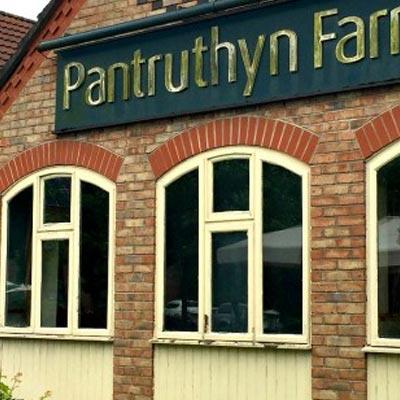 Table Table Pantruthyn Farm